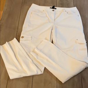 WHITE HOUSE BLAVK MARKET PANTS